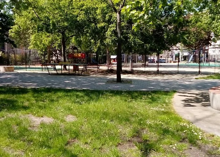 Sunny Facing The Park شقة بودابست